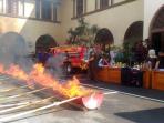 kejari-bandung-bakar-ganja_20160720_090952.jpg