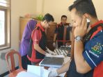kejari-bulukumba-geledah-kantor-camat-bontobahari_20180920_110849.jpg