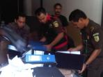 kejati-jabar-geledah_20150505_131823.jpg