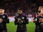 kekecewaan-para-pemain-bayern-munchen-setelah-ditahan-freiburg-sabtu-232024.jpg