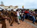 kekerasan-politik-tewaskan-lima-orang-di-sri-lanka_20220510_114031.jpg
