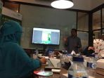 kelas-khusus-tentang-tata-cara-penggunaan-pestisida-di-ev-hive_20180222_070858.jpg