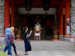 kelenteng-sam-poo-kong-rame-dikunjungi-wisatawan_20190307_190046.jpg