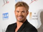kellan_lutz_ok_78.jpg