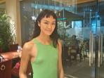 kelly-tandiono-baju-seksi_20151028_170935.jpg