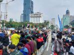 kelompok-masyarakat-aksi-unjuk-rasa-di-patung-kuda-jelang-sidang-putusan-pilpres-2024-di-mk.jpg