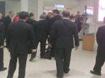 kelompok-yakuza-di-bandara-naha-okinawa.jpg