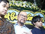 keluarga-almarhum-chrisye-dan-y.jpg