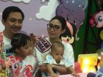 keluarga-ayu-dewi_20180318_092750.jpg