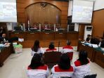 keluarga-brigadir-j-menjadi-saksi-sidang-richard-eliezer_20221025_211622.jpg