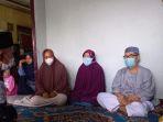 keluarga-imas-mulyani-bidan-yang-ditusuk-suaminya-sendiri-hingga-tewas.jpg