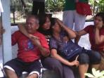 keluarga-korban-bakar-diri_20150124_041756.jpg