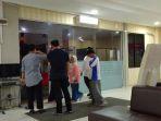 keluarga-pasangan-pengantin-baru-yang-tewas-di-manado.jpg