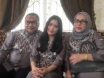 keluarga-prilly-latuconsina_20170625_202917.jpg