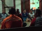 keluarga-siswa-sman-badau-yang-hilang_20181105_090507.jpg