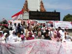 keluarga-veteran-menuntut-hak-pakai-rumah-dinas_20151110_110403.jpg