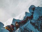 kemacetan-pendaki-di-gunung-everest.jpg
