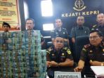 kembalikan-uang-negara_20180808_171745.jpg