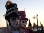 Berita Foto : Kembalinya Karnaval Topeng Venesia