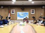 kemenpar91111.jpg