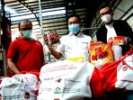 kemensos-bagi-sembako-untuk-jurnalis-terdampak-covid-19_20201114_131558.jpg