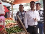 kementan-operasi-pasar-di-3-titik-dalam-1-hari_20150623_103147.jpg
