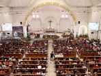 kemeriahan-natal-di-gereja-katedral-semarang_20171225_161141.jpg