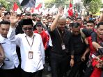 kemeriahan-pendukung-ganjar-mahfud-saat-mengiring-pendaftaran_20231019_180820.jpg