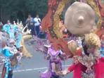 kemeriahan-solo-batik-carnival-munculnya-pusaka-dari-pulau-jawa_20160725_123141.jpg