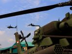 kemhan-serahkan-delapan-helikopter-ah-64-apache-ah-64_20180516_200958.jpg
