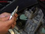 kenali-gejala-busi-mau-mati-di-motor-kamu_20181025_194531.jpg