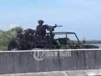 kendaraan-taktis-tni-ad-di-tol-bali-mandara_20170304_175622.jpg
