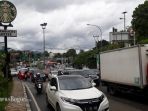 kepadatan-di-simpang-gadog-megamendung-kabupaten-bogor_20171202_131921.jpg