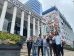 kepal-adukan-perppu-cipta-kerja___.jpg
