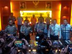 kepala-badan-lingkungan-hidup-blh-kota-batam-dendi-purnomo-ditangkap_20171024_120918.jpg