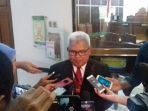 kepala-biro-hukum-kpk-setyadi-di-pengadilan-negeri-jakarta-selatan_20171121_203509.jpg