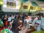 kepala-bkkbn-hasto-bersama-jemaah-pesantren.jpg