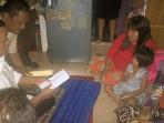kepala-bnp2tki-temui-korban-kapal_20141203_234145.jpg