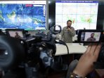 kepala-bnpb-berikan-keterangan-kondisi-asap-terkini_20151001_205538.jpg