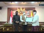 kepala-bnpb-letjen-ganip-warsito-dan-wakil-gubernur-bali-dr-ir-t.jpg