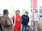 kepala-bph-migas-erika-retnowati-melakukan-monitoring-ketersediaan-bbm.jpg