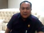 kepala-divisi-imigrasi-kanwil-hukum-dan-ham-sulsel-rusli-hs_20160604_121042.jpg