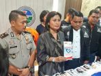 kepala-satuan-narkoba-polres-jakarta-selatan-komisaris-vivick-tjankung_20170714_175110.jpg