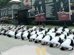 kepolisian-resor-kota-malang-melakukan-gestur-sujud.jpg