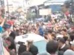 keramaian-massa-di-bekasi-timur.jpg