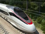 kereta-api-cepat-buatan-bombardier_20170414_154236.jpg