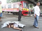 kereta-api-commuterline-menabrak-orang-hingga-tewas_20160915_130450.jpg