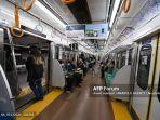 kereta-api-di-jalur-keio-di-tokyo-jepang.jpg