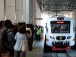 kereta-bandara-soekarno-hatta-resmi-beroperasi_20171226_164231.jpg