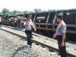 kereta-barang-terguling-di-batang_20160425_134321.jpg